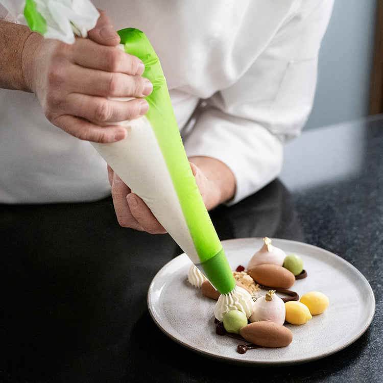 21" Masterline Green Piping Bags - 100 roll PB-2100MLG - Papagino Foods Inc.