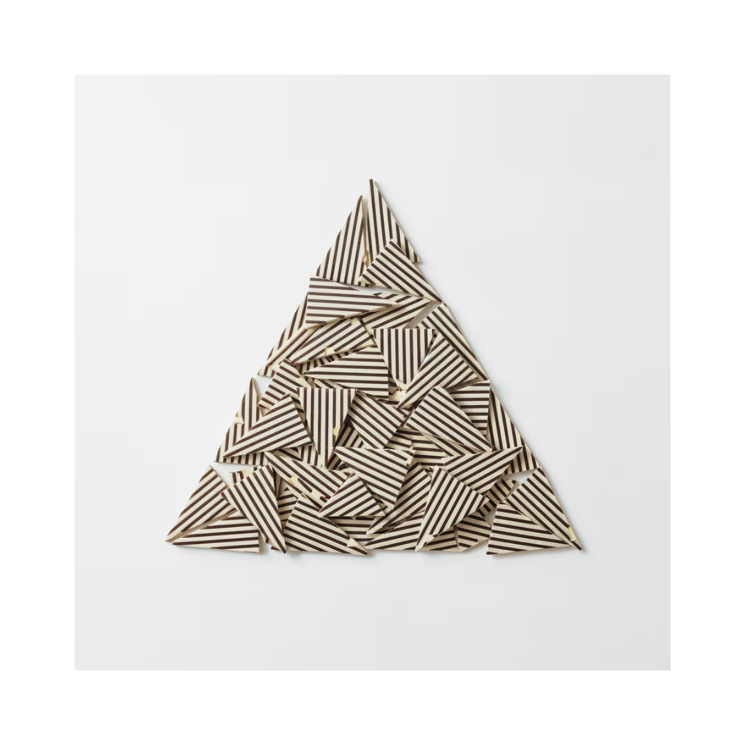 Barlo Striped Triangle 1 Kg 435 pcs - Papagino Foods Inc.