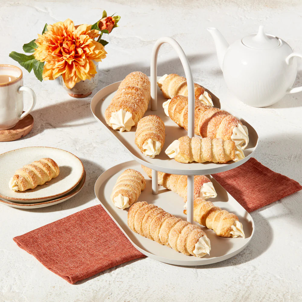 Elite Sweets Small Cream Horns 3.5'' 250 pcs (pickup only Fragile) - Papagino Foods Inc.