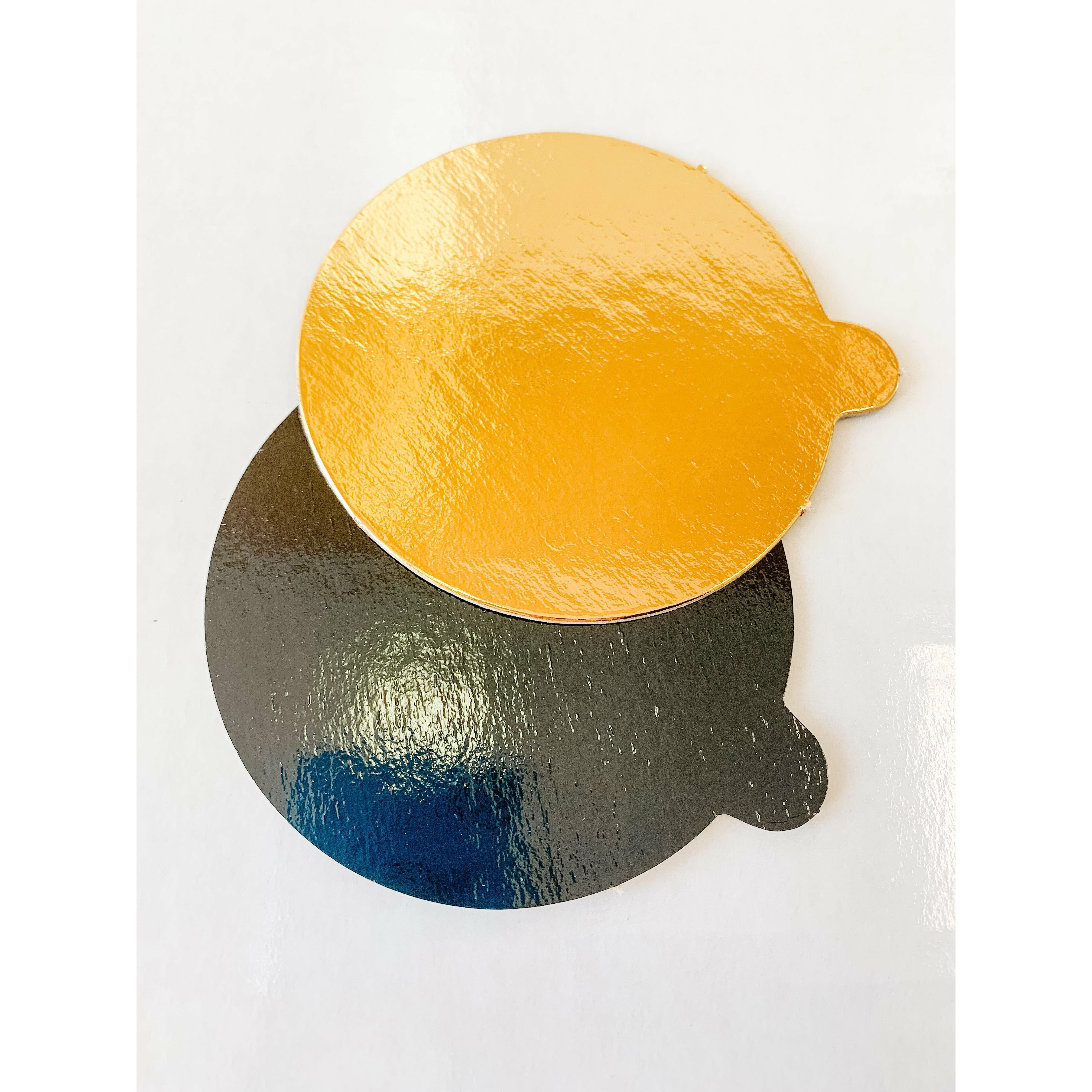 Single Serve Portion Mono Gold/Silver Pastry Boards with Tab 3 1/4 Round .045 (500 Pieces) - Papagino Foods Inc.