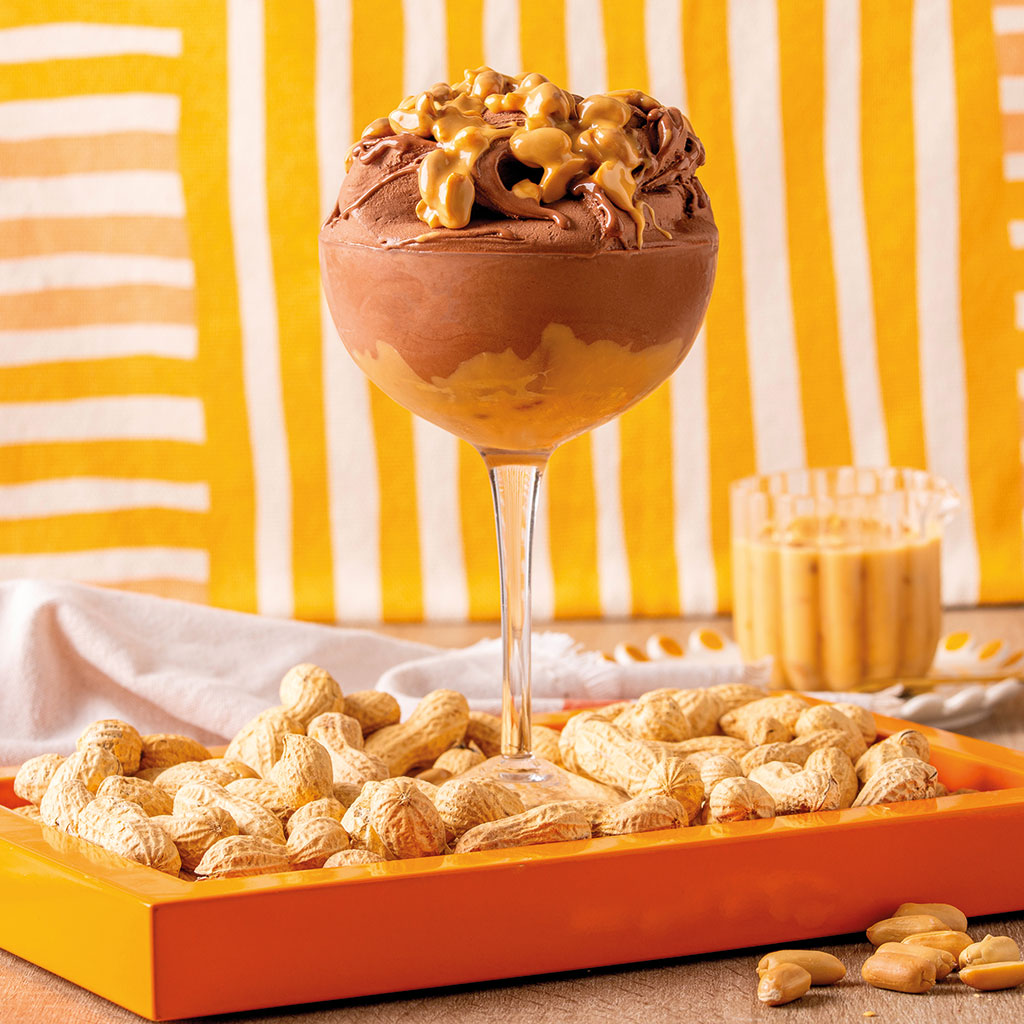 PreGel Caramao Peanut Arabeschi by Papagino Foods Inc. in a 3kg container, showing the creamy peanut spread texture.