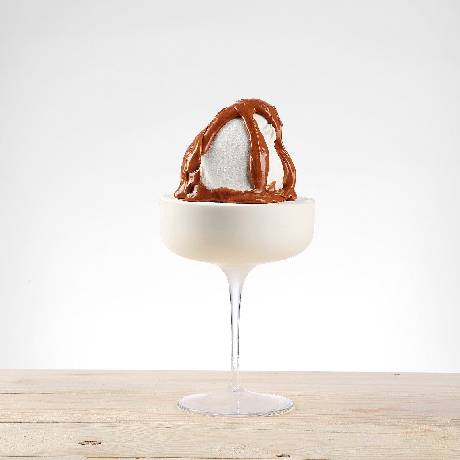 PreGel Caramel Fleur de Sel Arabeschi in 3kg container, creamy caramel flavor with sea salt, produced by Papagino Foods Inc.