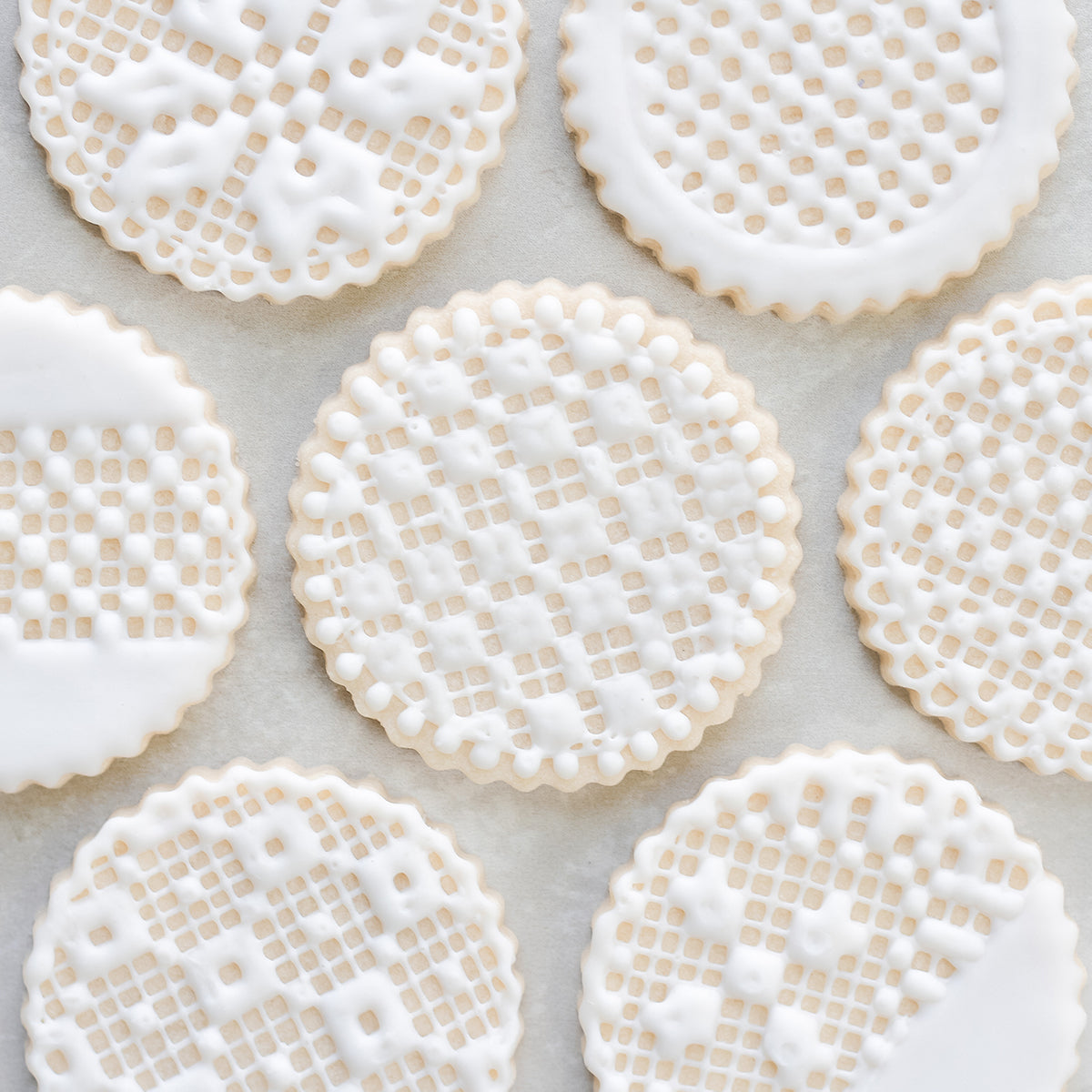 Celebakes Ready to Use Royal Icing, 14 oz - Papagino Foods Inc.