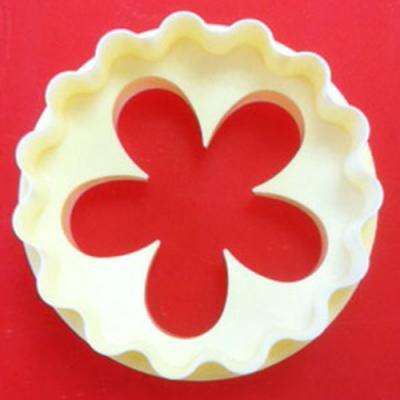 FMM Blossom / Scallop Cupcake Cutter - Papagino Foods Inc.