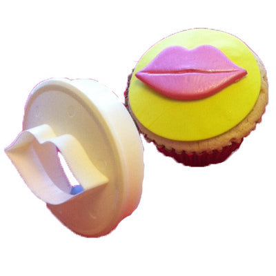 FMM Circle/Lips Cupcake Cutter - Papagino Foods Inc.