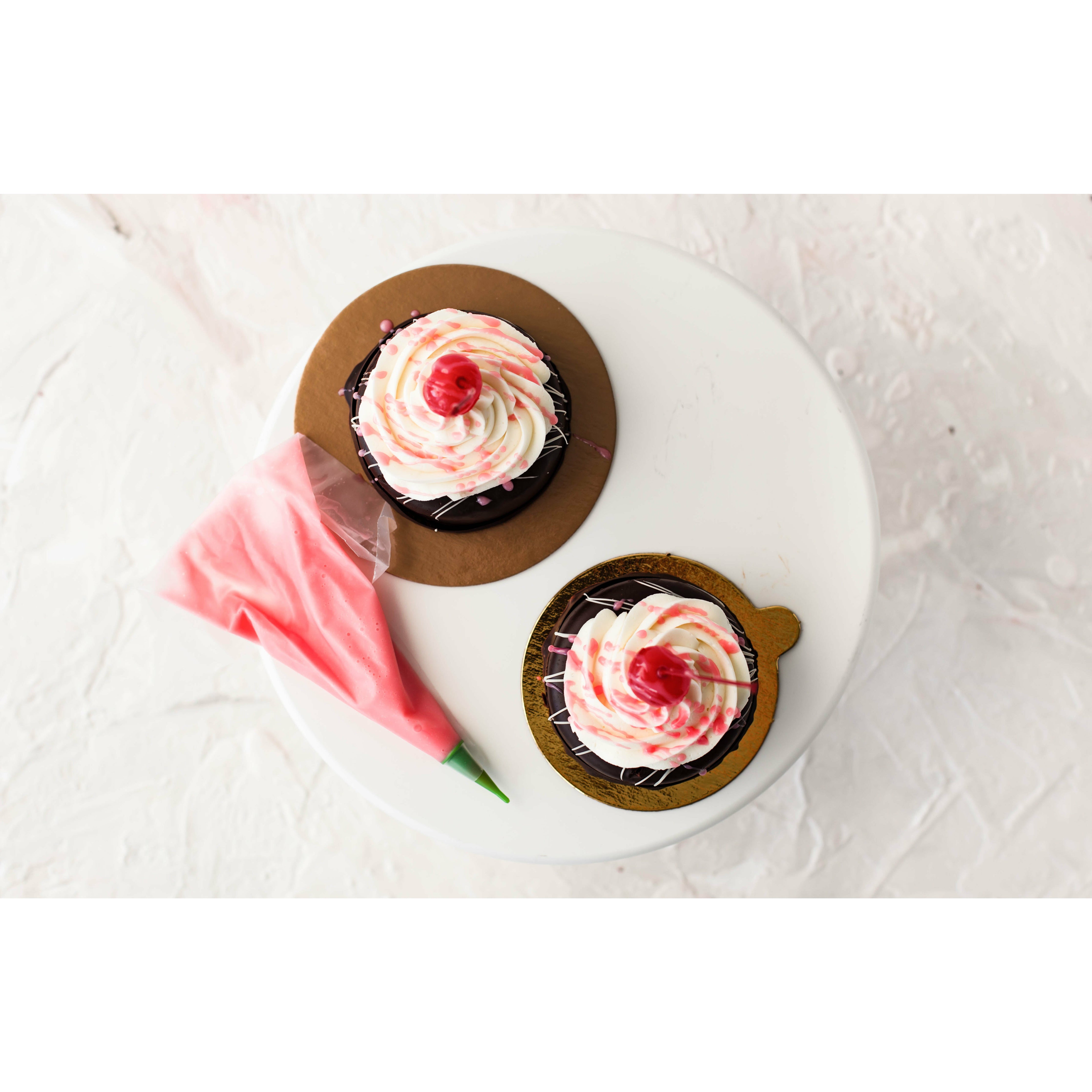 Single Serve Portion Mono Gold/Black Pastry Boards with Tab 3 1/4 Round .045 (500 Pieces) - Papagino Foods Inc.