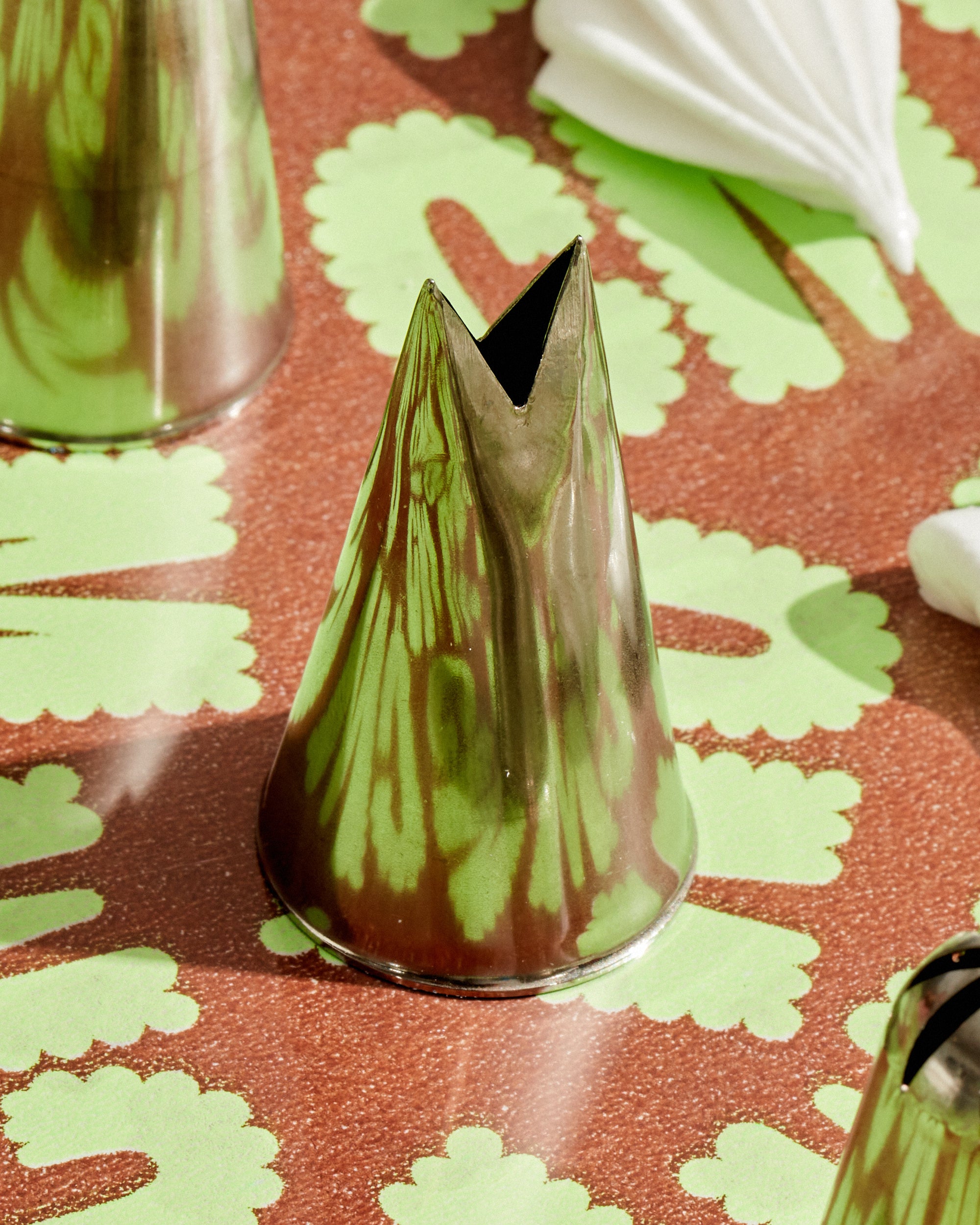 Colour Mill - 353 Medium Leaf - Papagino Foods Inc.