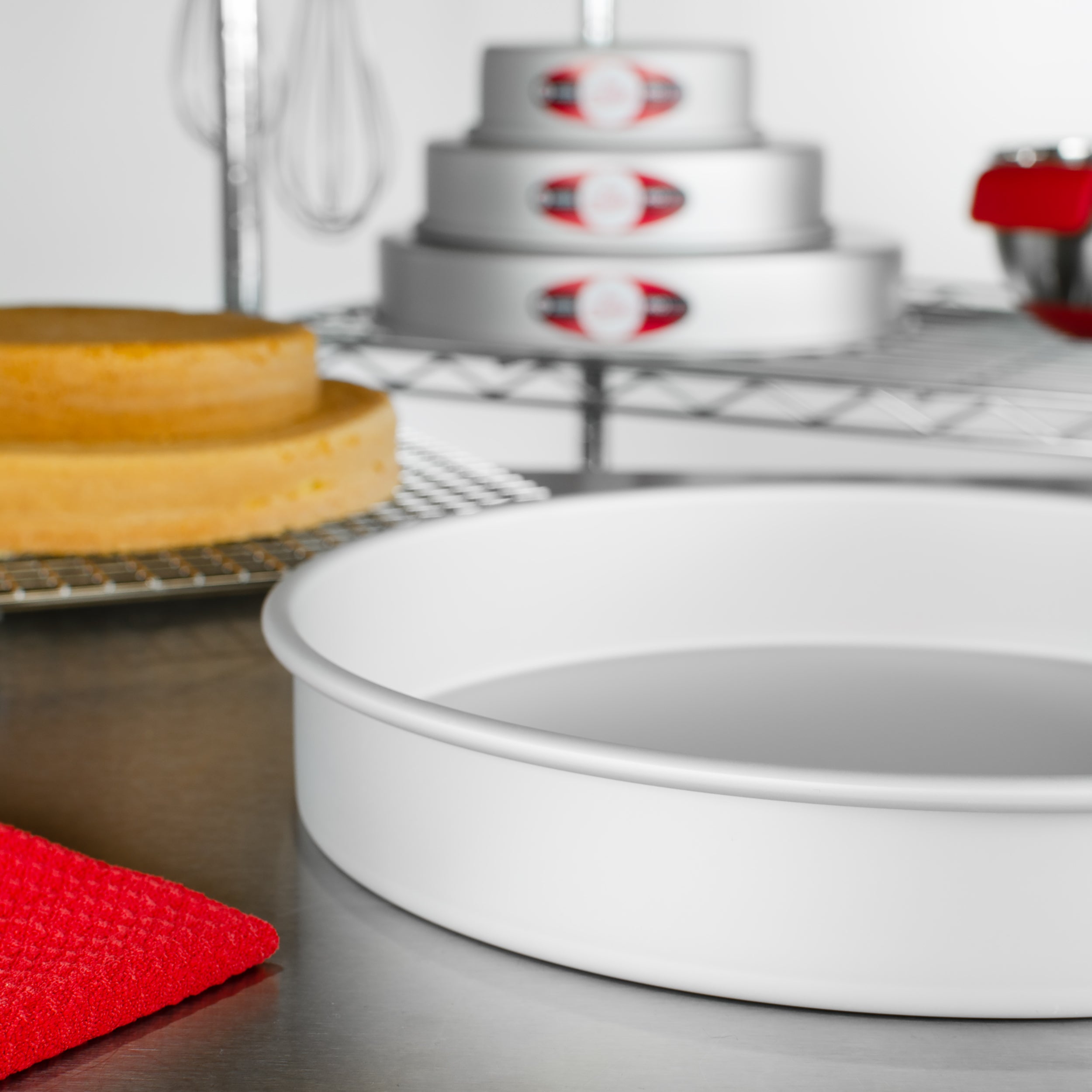 Fat Daddio, Anodized Aluminum, Round Pan, 12 in x 2 in (PRD-122) - Papagino Foods Inc.