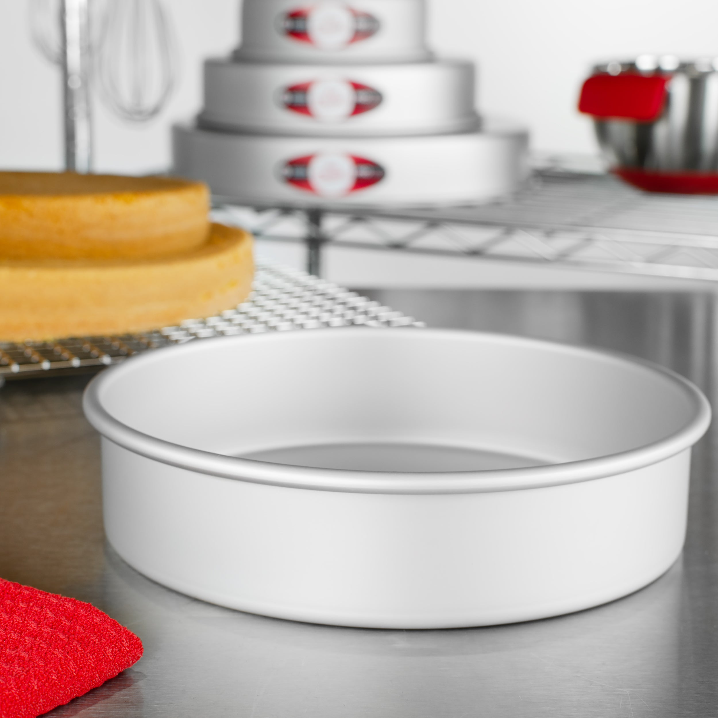 Fat Daddio, Anodized Aluminum, Round Pan, 8 in x 2 in (PRD-82) - Papagino Foods Inc.