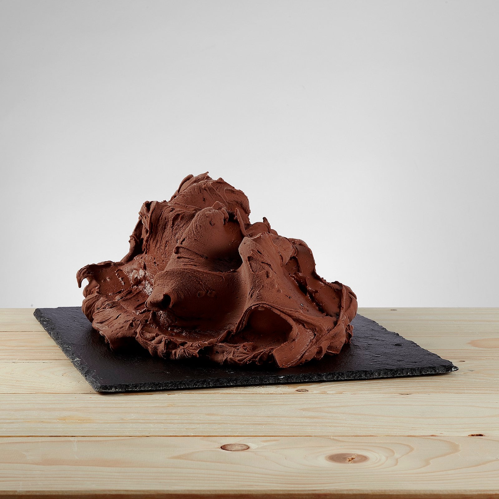 PreGel Gran Sabana Dark ice cream base by Papagino Foods Inc., shown in a 1.75 kg container, ready for culinary use.