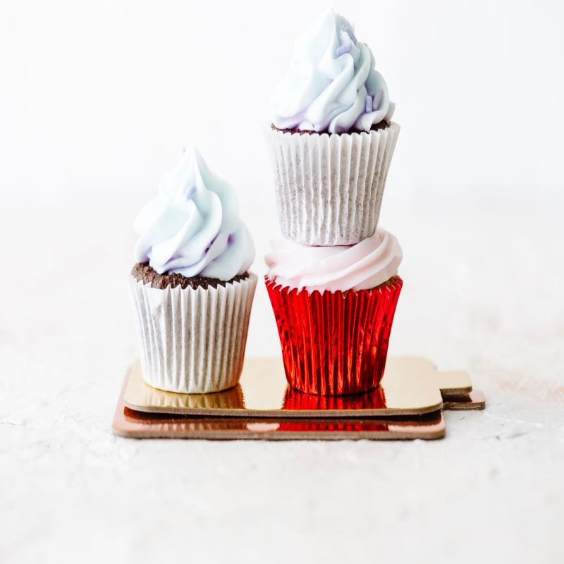 White Cup Cake Liner 2" x 1 1/4 x 4 1/2 45 gsm 500 pieces U5130 - Papagino Foods Inc.